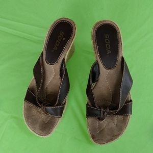 Ladies size 5.5 Soda Brown heels